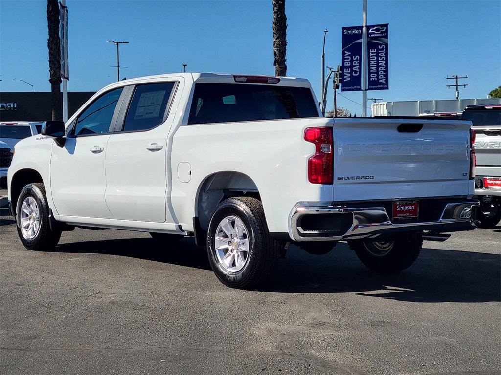 2026 Chevrolet Silverado 1500 LT photo 2