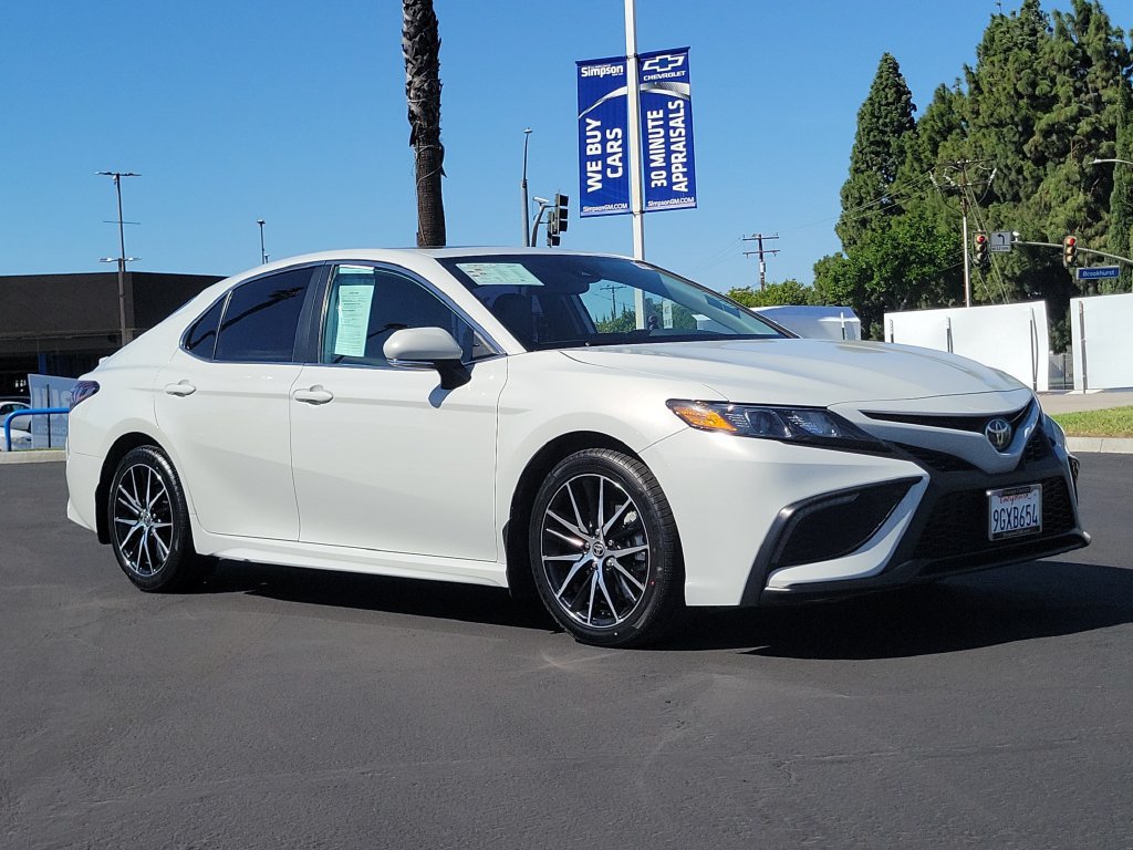 Used 2023 Toyota Camry SE