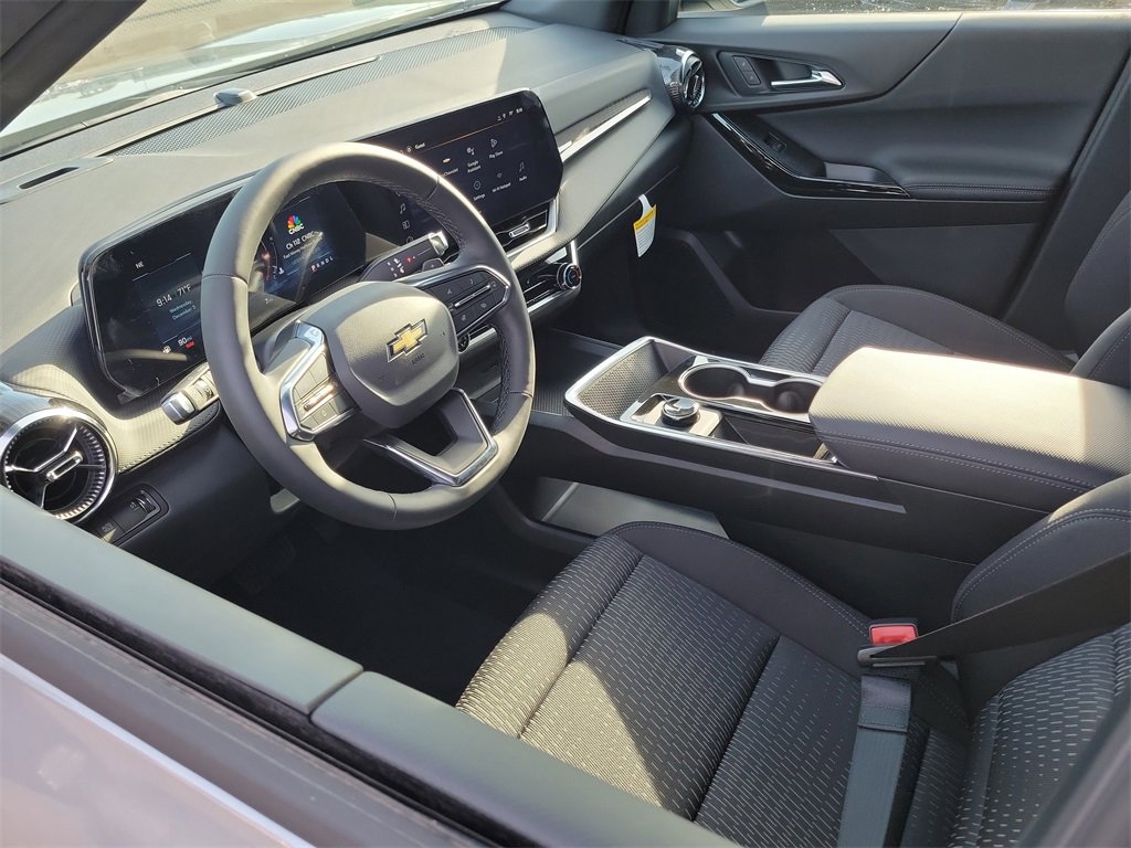 2026 Chevrolet Equinox LT photo 3