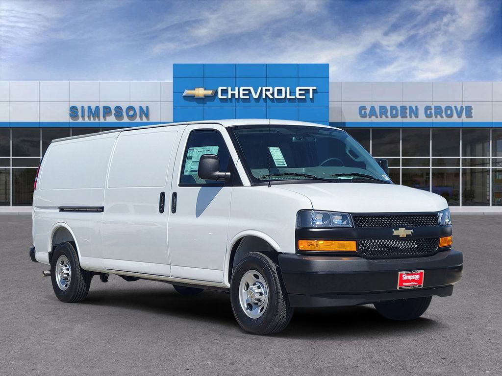 2026 Chevrolet Express 2500 Extended Work Van HD's photo
