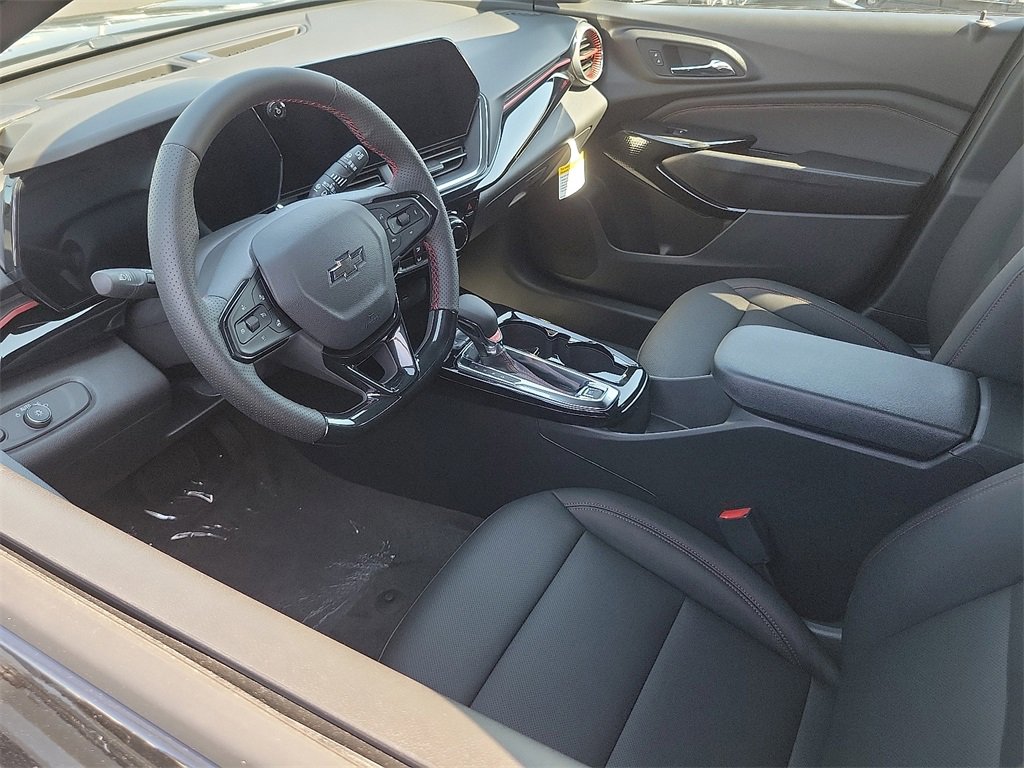 2026 Chevrolet Trax photo 2