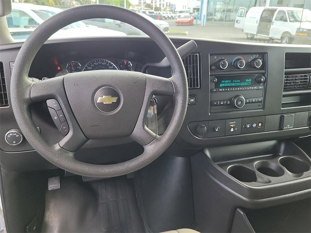 2022 Chevrolet Express Cargo 2500 Van photo 3