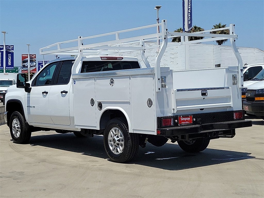 2025 Chevrolet Silverado 2500HD photo 2