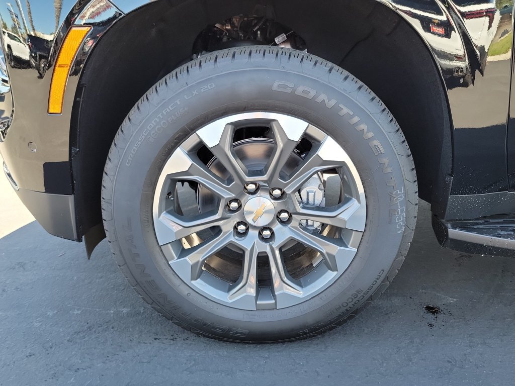 2027 Chevrolet Suburban LS - Photo 24