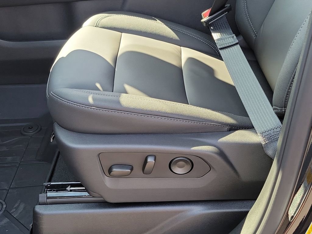 2026 Chevrolet Suburban Z71 - Photo 15