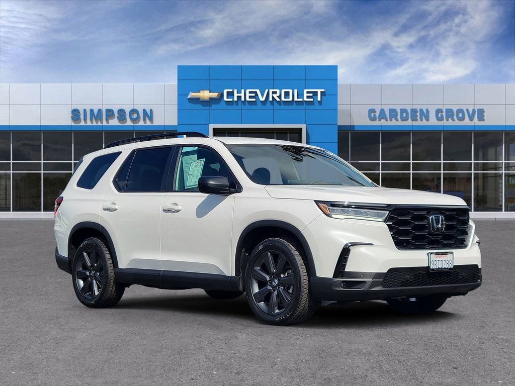 2025 Honda Pilot Sport AWD's photo