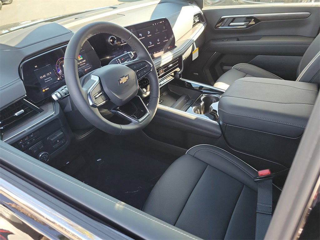 2026 Chevrolet Suburban Premier photo 3