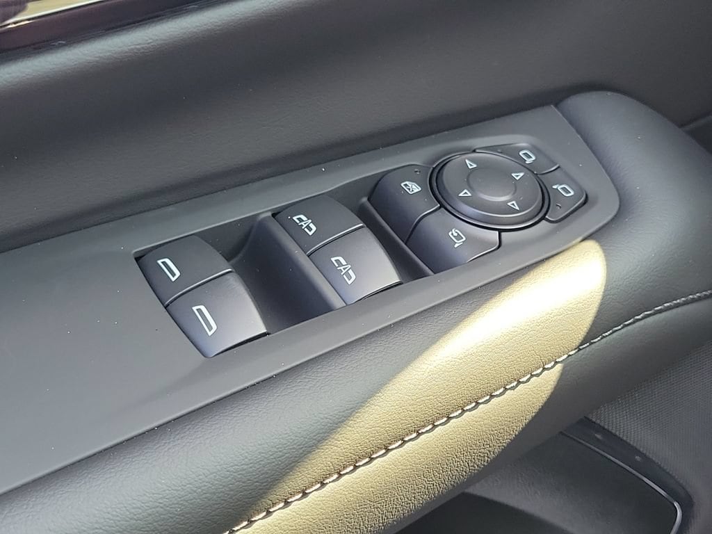 2026 Chevrolet Suburban LT - Photo 15
