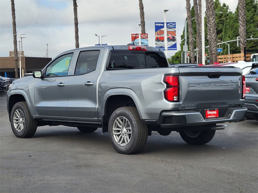 2025 Chevrolet Colorado Work Truck LT photo 2