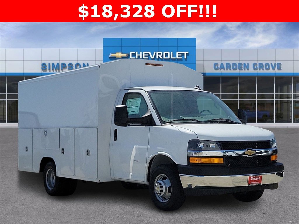 2025 Chevrolet Express Cutaway Base's photo