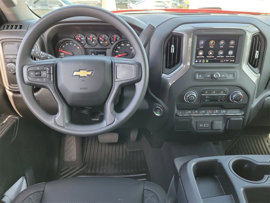 2025 Chevrolet Silverado 1500 Custom photo 4