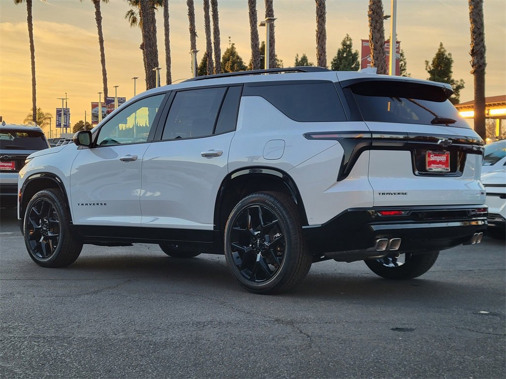 2026 Chevrolet Traverse RS photo 2