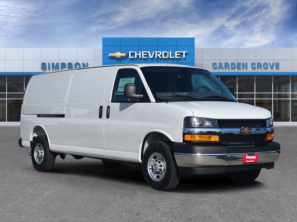 2026 Chevrolet Express 3500 Extended Work Van's photo