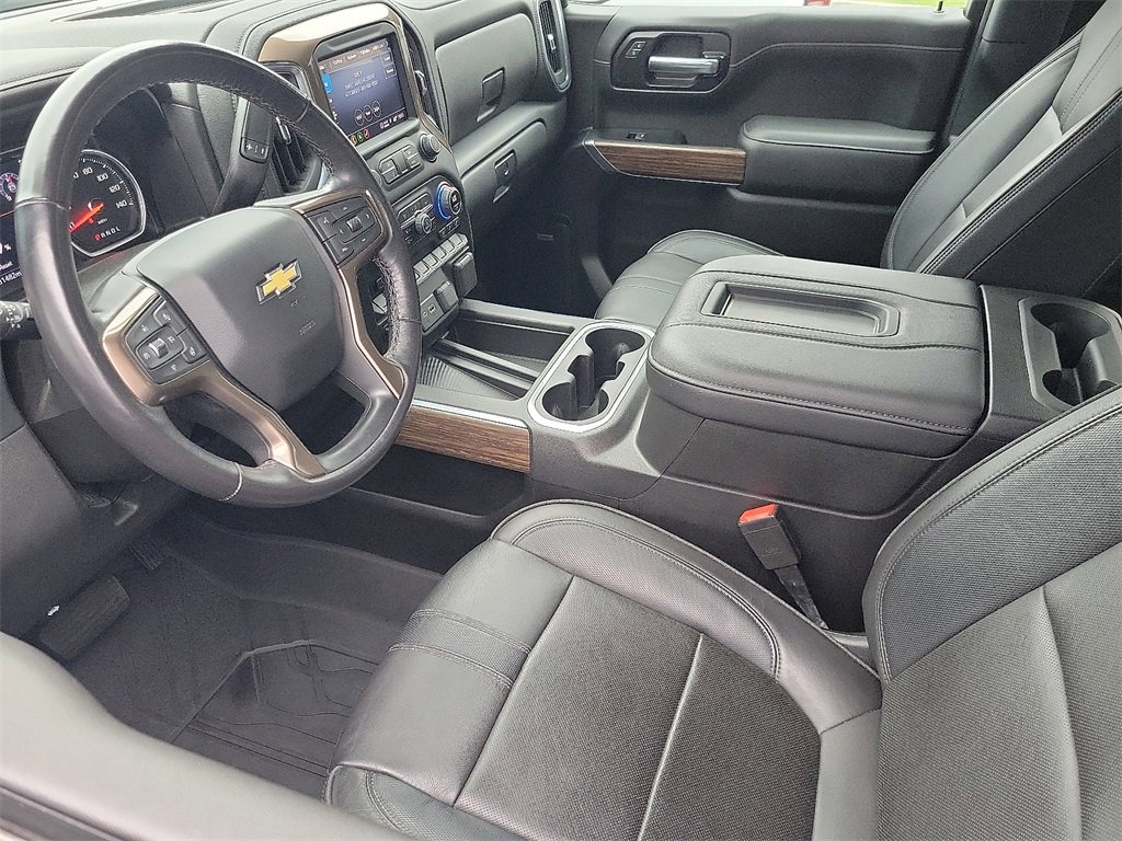 2022 Chevrolet Silverado 1500 High Country photo 2