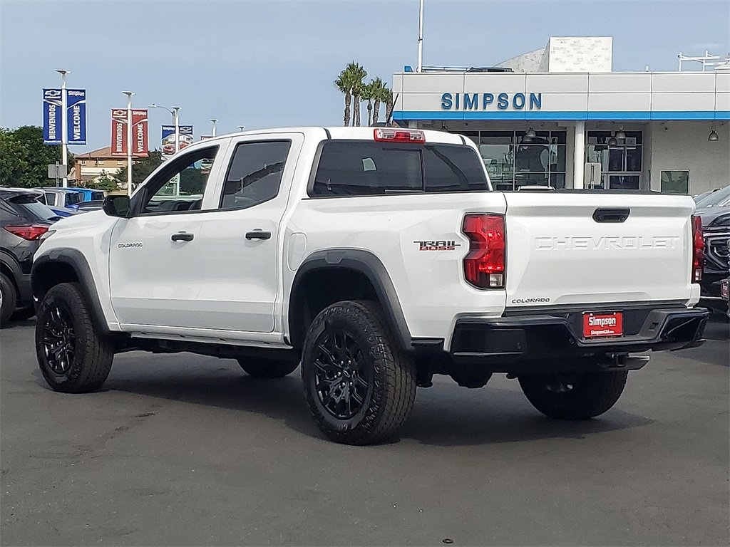2026 Chevrolet Colorado Trail Boss photo 2