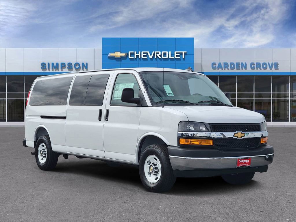 2026 Chevrolet Express 3500 LS Extended's photo
