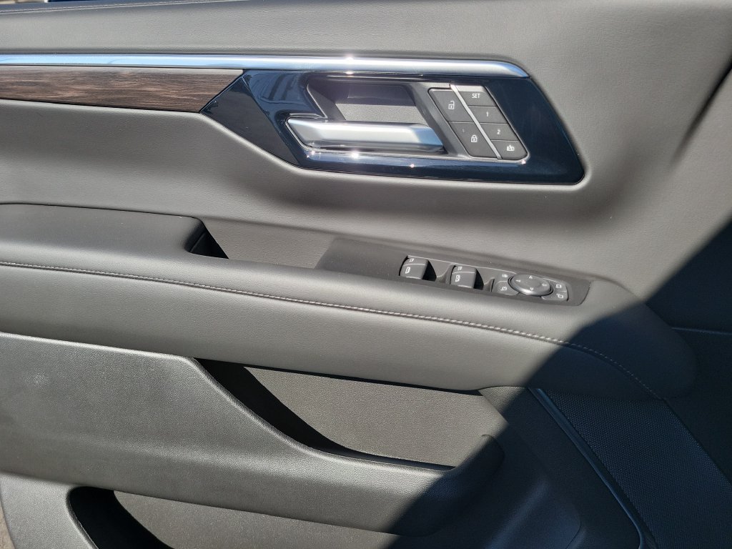2027 Chevrolet Tahoe LT - Photo 13