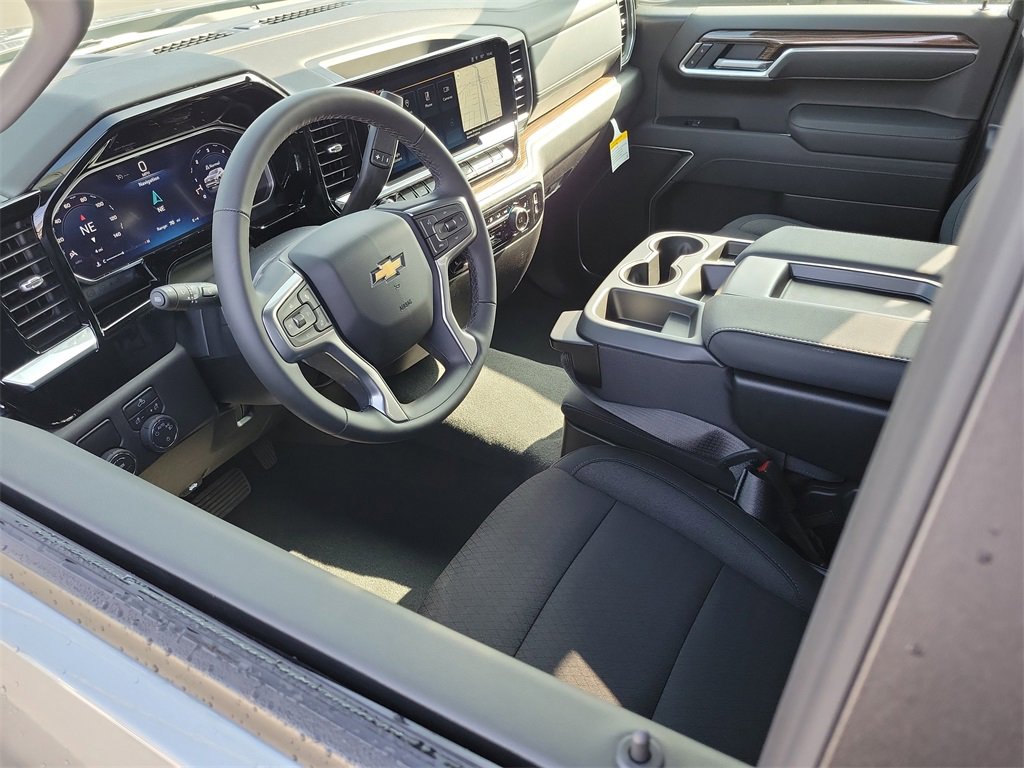 2026 Chevrolet Silverado 1500 LT photo 3