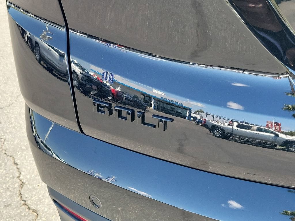 2027 Chevrolet Bolt LT - Photo 19