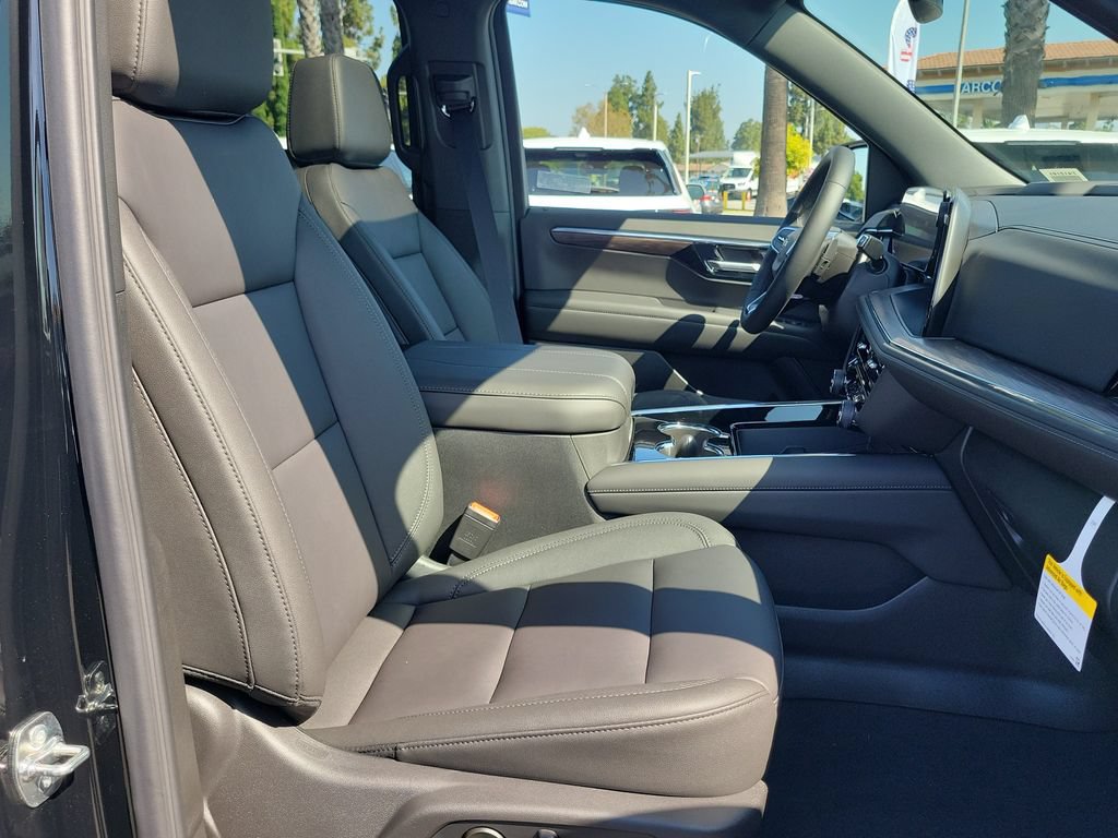 2026 Chevrolet Suburban LT - Photo 20