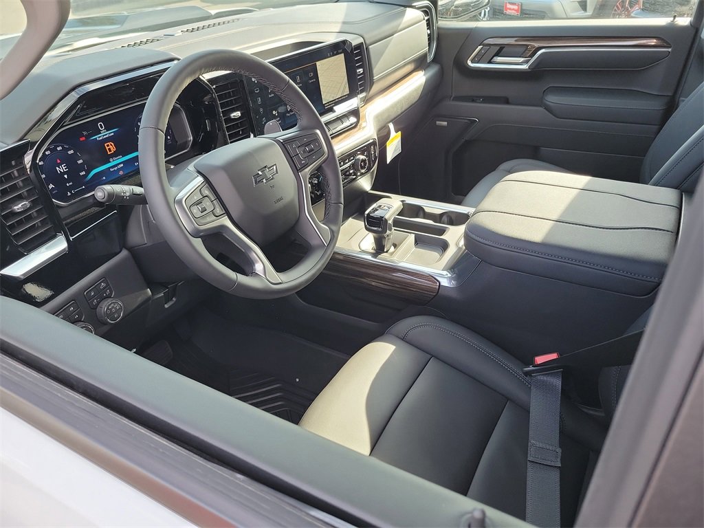 2026 Chevrolet Silverado 1500 LT Trail Boss photo 2