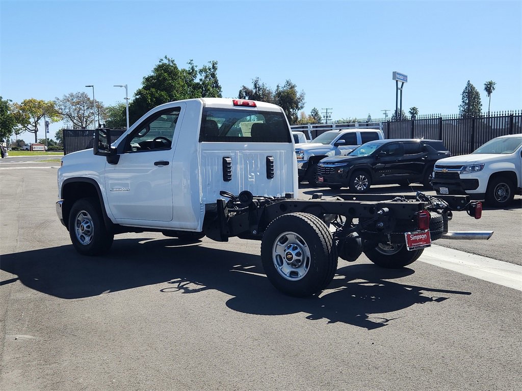 2024 Chevrolet Silverado 2500HD photo 2