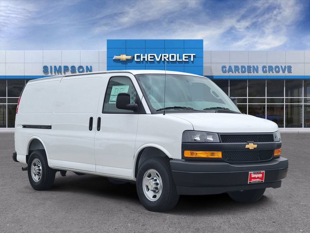 2026 Chevrolet Express 2500 Work Van HD's photo