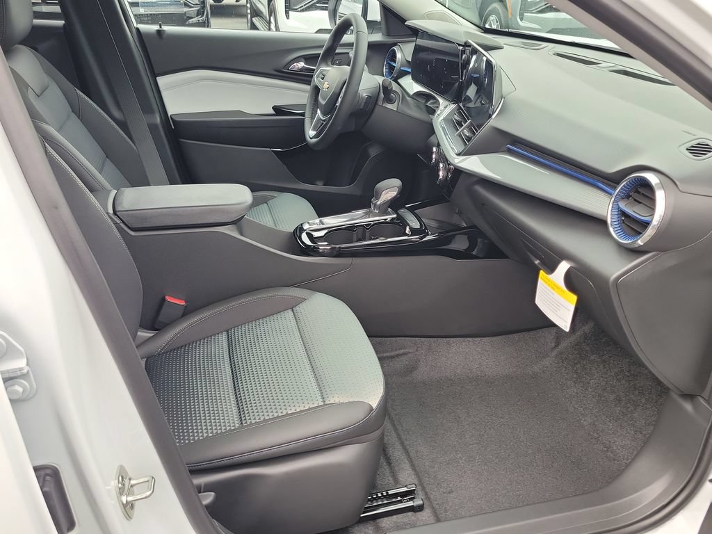 2026 Chevrolet Trax LT - Photo 15