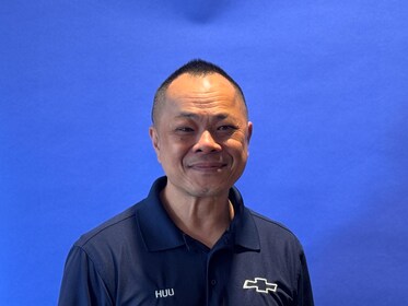 Staff member Huu Vuong from ID_e4975c4cd260