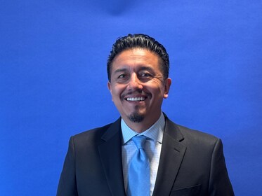 Staff member Dan Luna from ID_3a089051e342