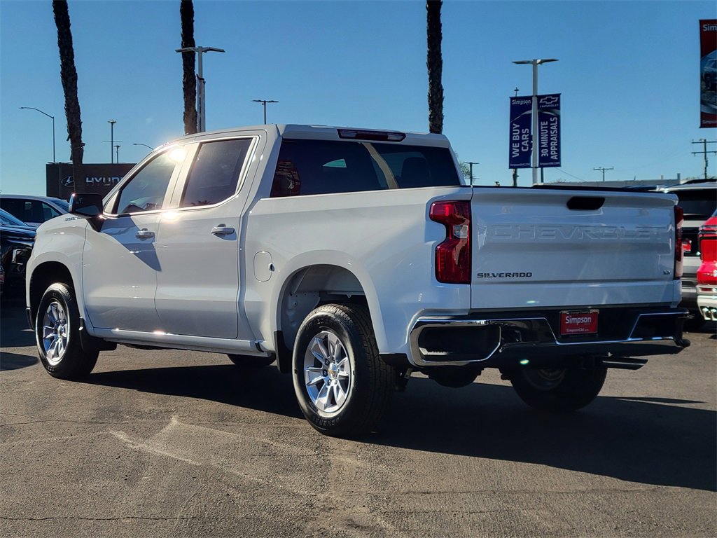 2026 Chevrolet Silverado 1500 LT photo 2