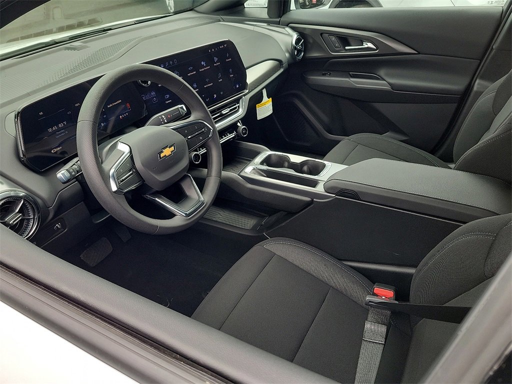 2026 Chevrolet Equinox EV 1LT photo 2