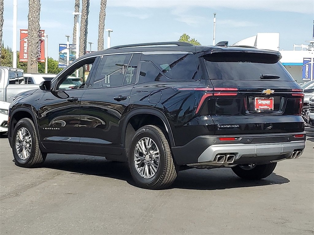 2026 Chevrolet Traverse photo 2