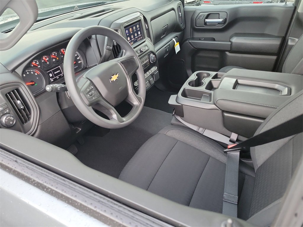 2026 Chevrolet Silverado 1500 Custom photo 2