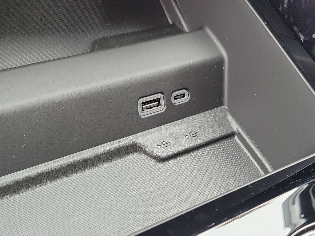 2026 Chevrolet Tahoe Z71 - Photo 12