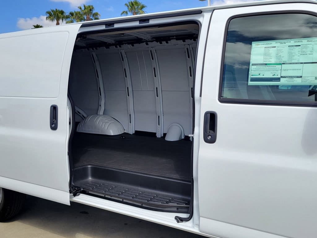 2026 Chevrolet Express Cargo Work Van - Photo 14