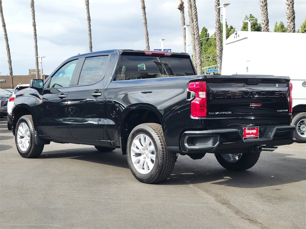 2026 Chevrolet Silverado 1500 Custom photo 2