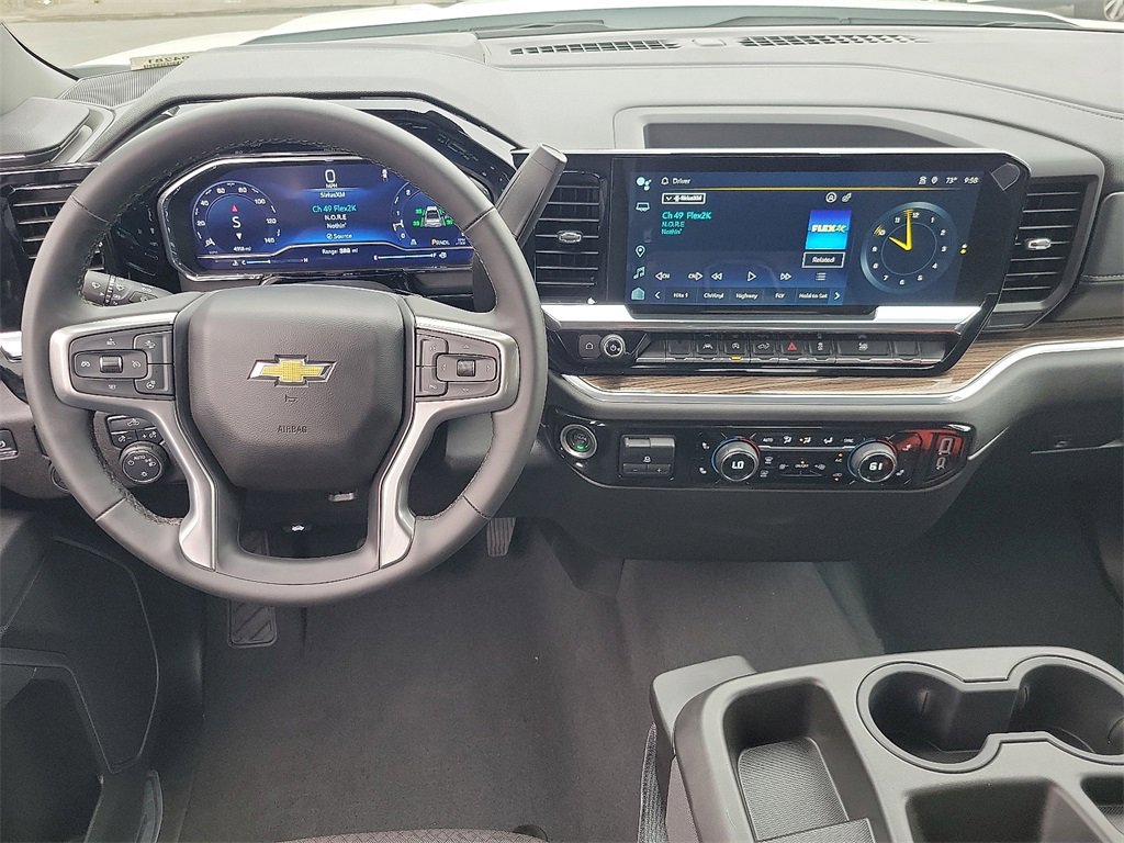 2025 Chevrolet Silverado 1500 LT photo 3