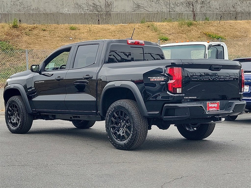 2026 Chevrolet Colorado Trail Boss photo 2