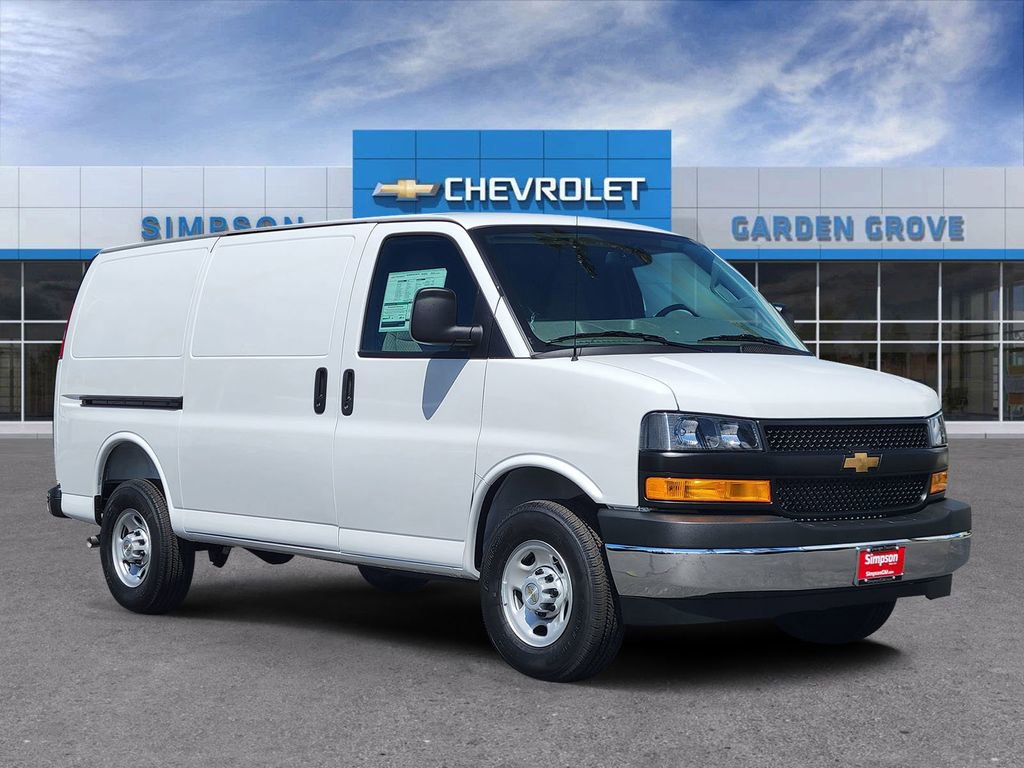 2026 Chevrolet Express 2500 Work Van HD's photo