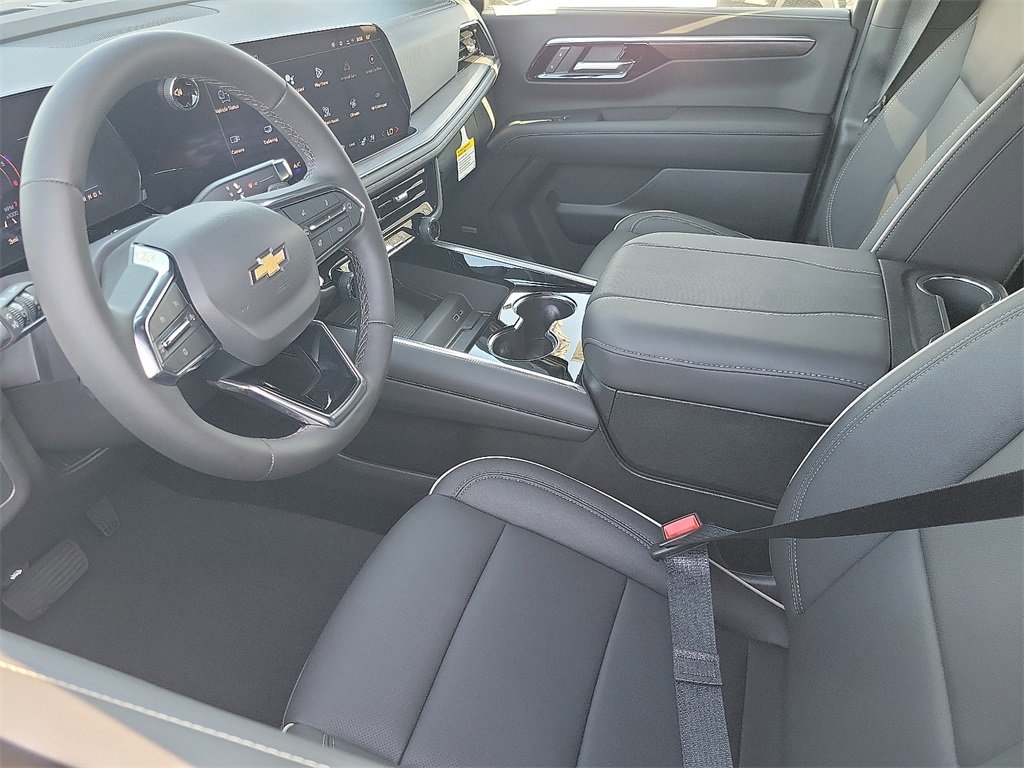 2026 Chevrolet Tahoe Premier photo 2