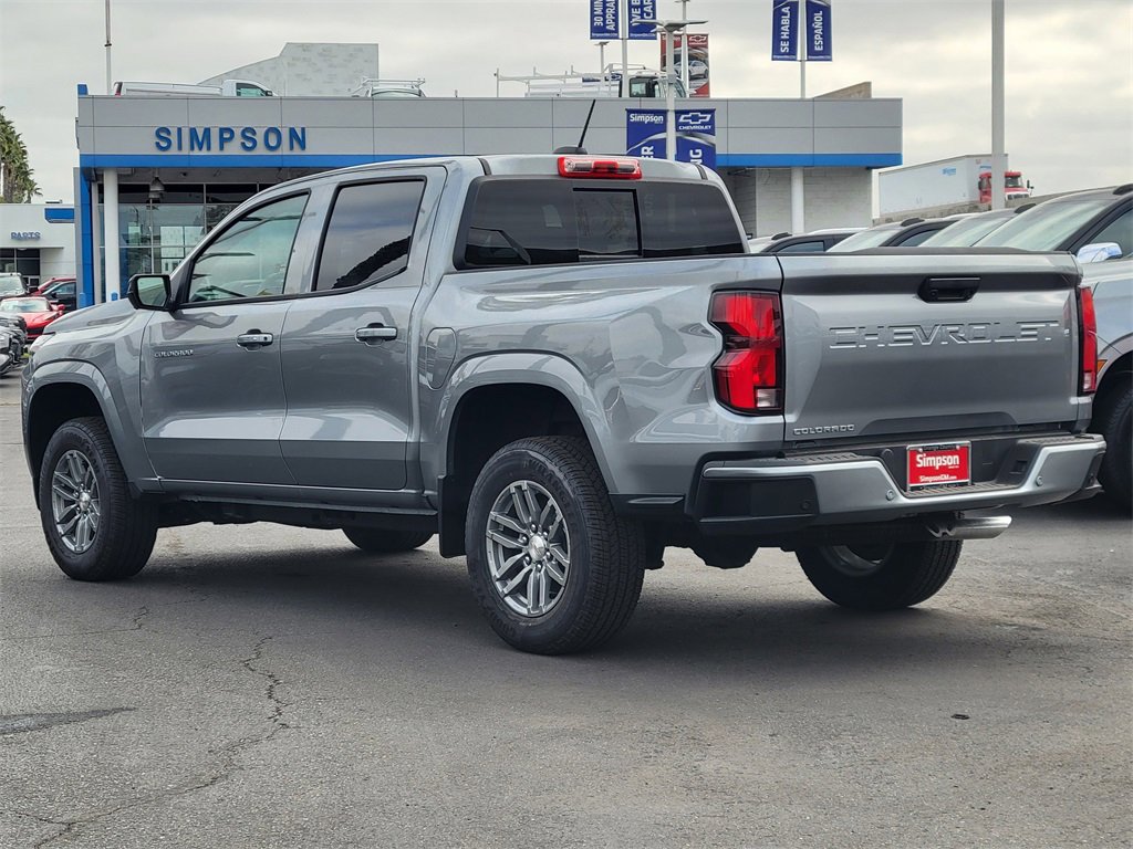 2025 Chevrolet Colorado Work Truck LT photo 2
