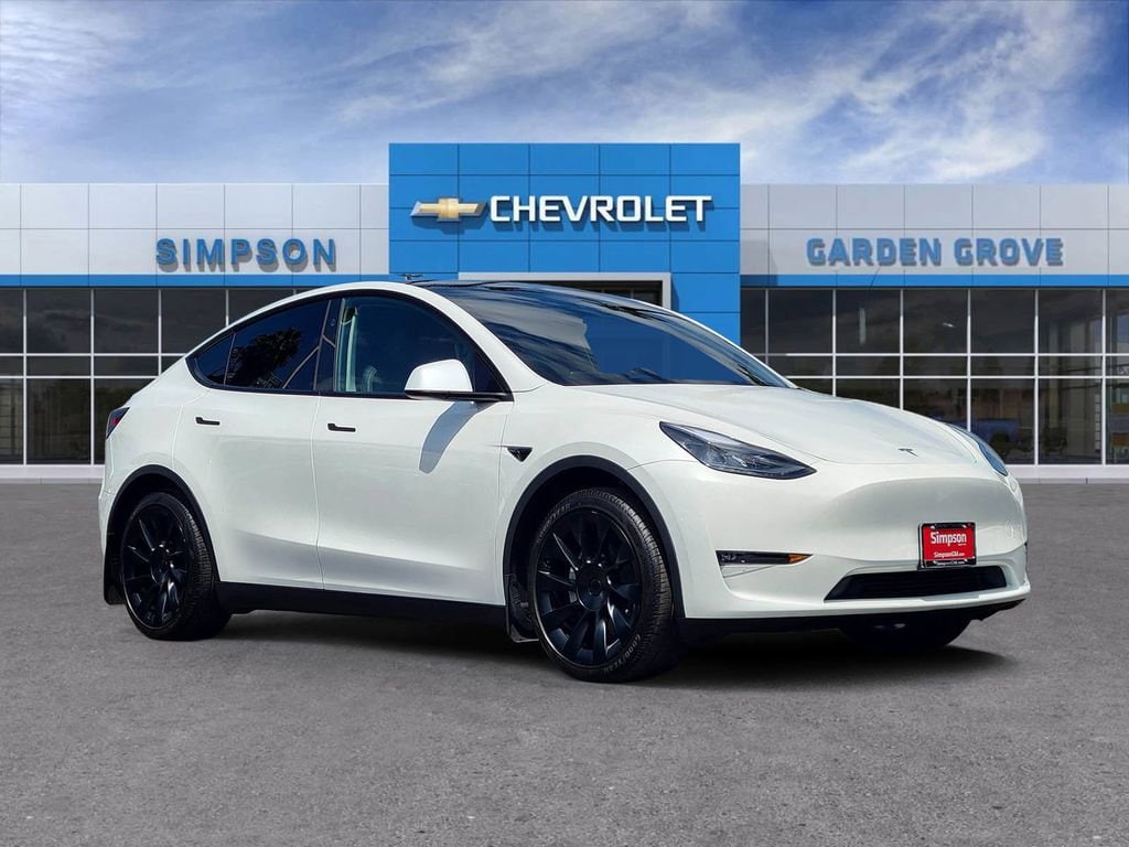 2023 Tesla Model Y Rear Wheel Drive's photo