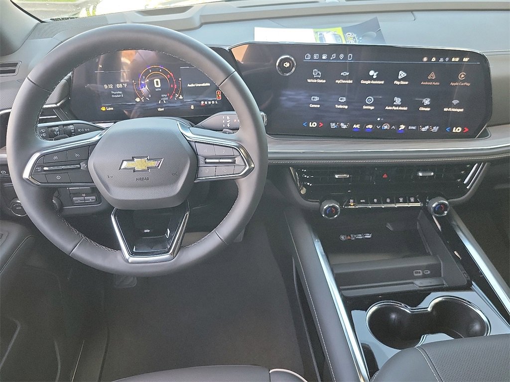 2026 Chevrolet Suburban Premier photo 2