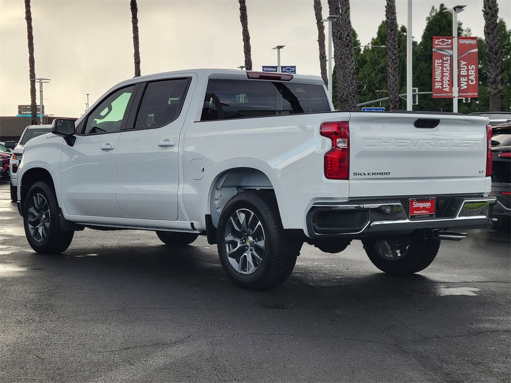 2026 Chevrolet Silverado 1500 LT photo 2