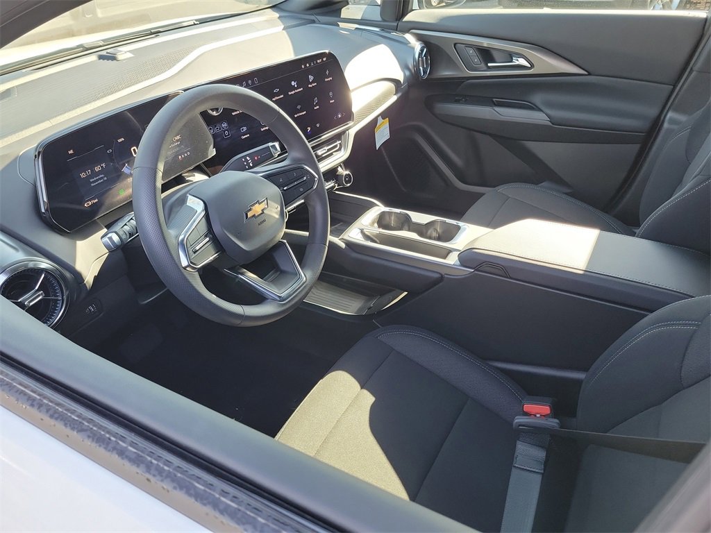 2026 Chevrolet Equinox EV 1LT photo 3