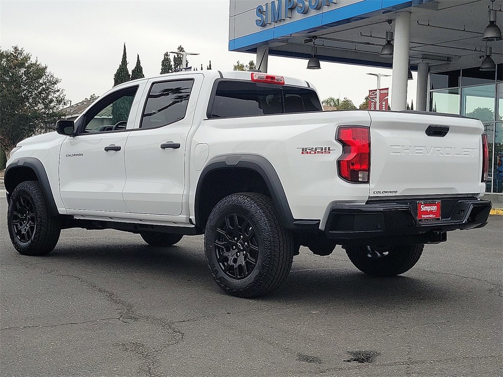 2026 Chevrolet Colorado Trail Boss photo 2