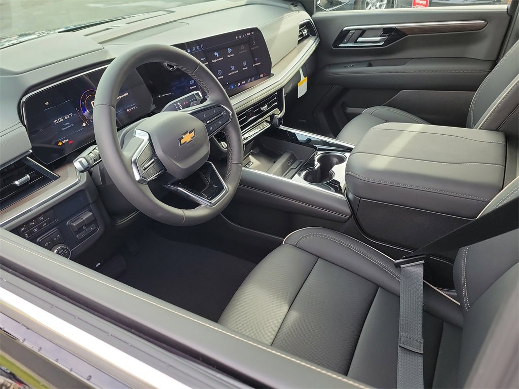 2026 Chevrolet Suburban Premier photo 3