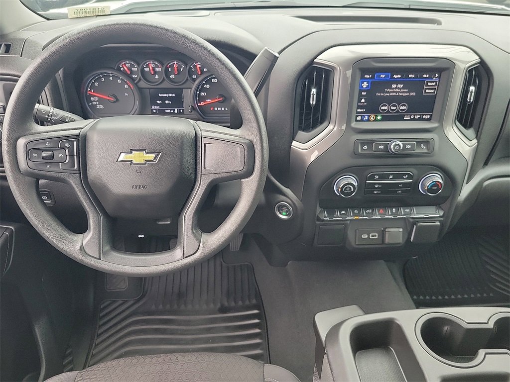 2025 Chevrolet Silverado 1500 Custom photo 4