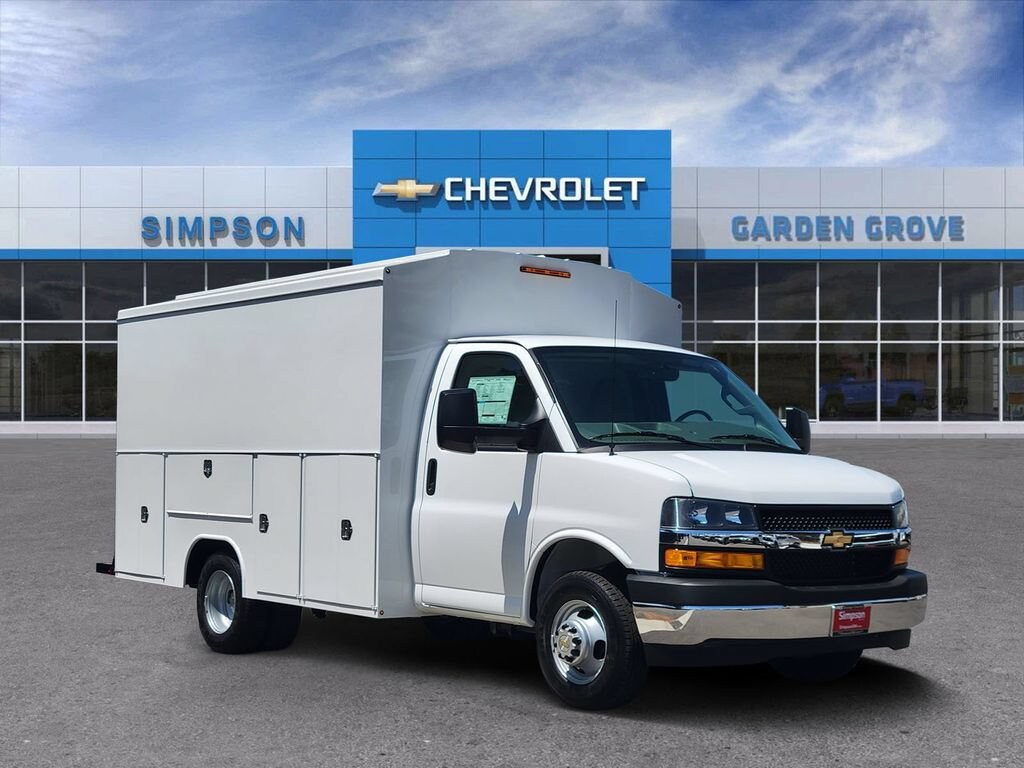 New 2026 Chevrolet Express Cutaway 3500 1WT Cutaway Van